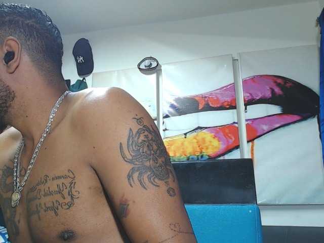 Live sex webcam photo for Jeremy-Jamez #277513804