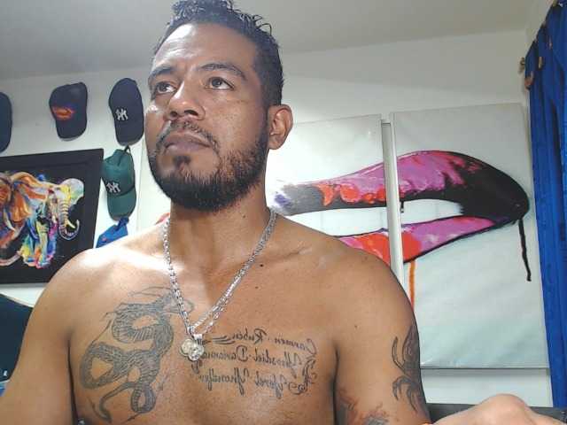 Live sex webcam photo for Jeremy-Jamez #277540051