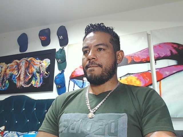 Live sex webcam photo for Jeremy-Jamez #277553277