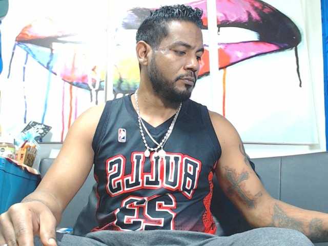 Live sex webcam photo for Jeremy-Jamez #277599590