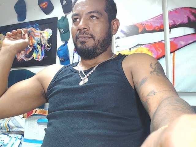 Live sex webcam photo for Jeremy-Jamez #277615746