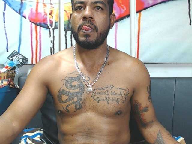 Live sex webcam photo for Jeremy-Jamez #277618804