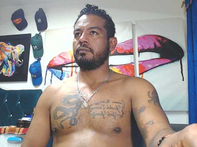 Live sex webcam photo for Jeremy-Jamez #277624593