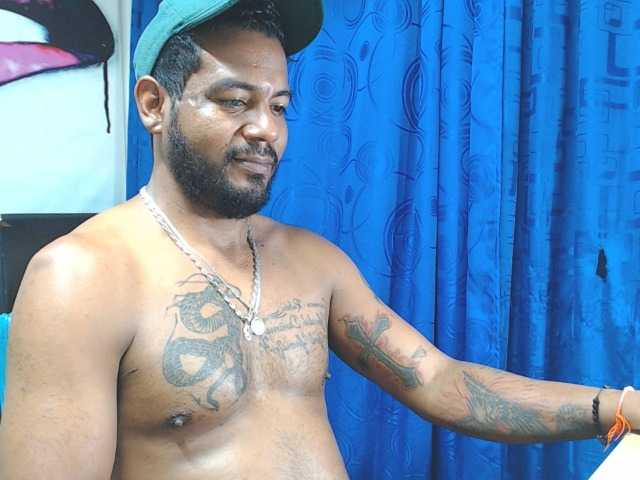 Live sex webcam photo for Jeremy-Jamez #277648986