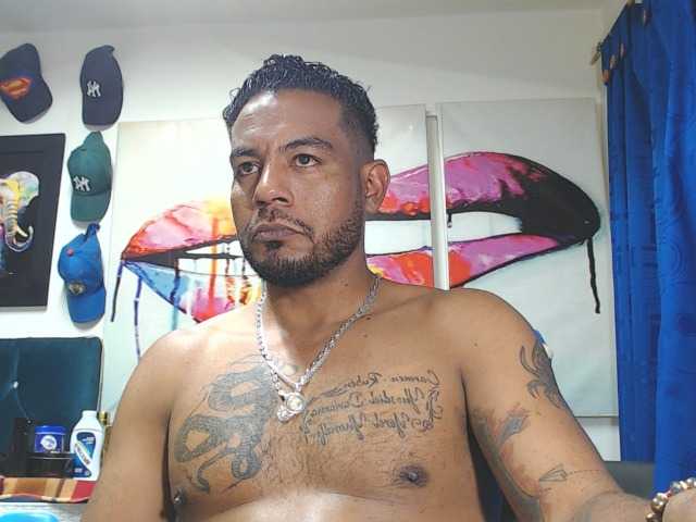 Live sex webcam photo for Jeremy-Jamez #277681601