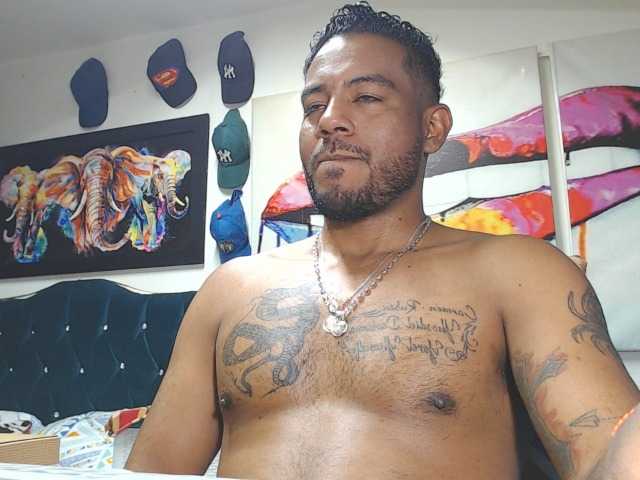 Live sex webcam photo for Jeremy-Jamez #277688085