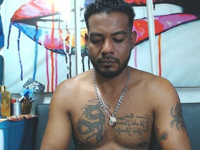 Live sex webcam photo for Jeremy-Jamez #277694807