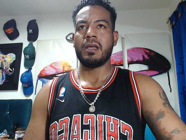 Live sex webcam photo for Jeremy-Jamez #277719943