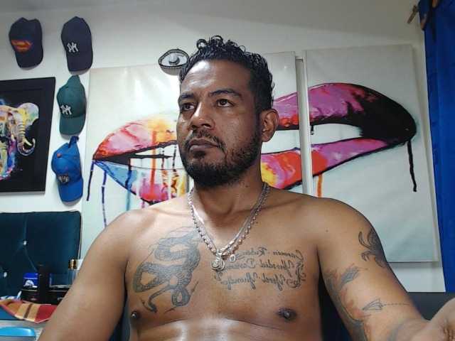 Live sex webcam photo for Jeremy-Jamez #277741870