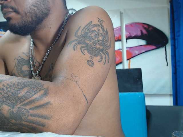 Live sex webcam photo for Jeremy-Jamez #277786627