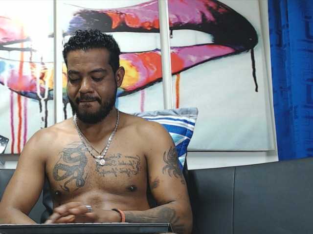 Live sex webcam photo for Jeremy-Jamez #277822299