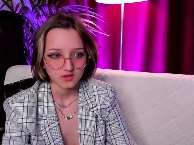 Live sex webcam photo for JessBrehh #273721600