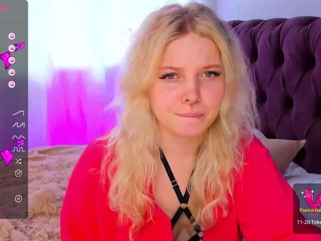 Live sex webcam photo for JessDi #276175574