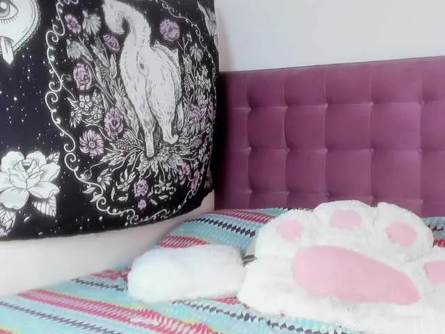 Live sex webcam photo for JessFortune #275708290