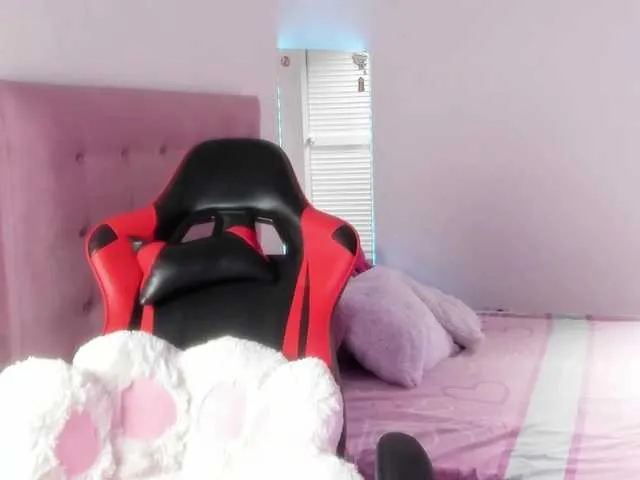 Live sex webcam photo for JessFortune #276108089