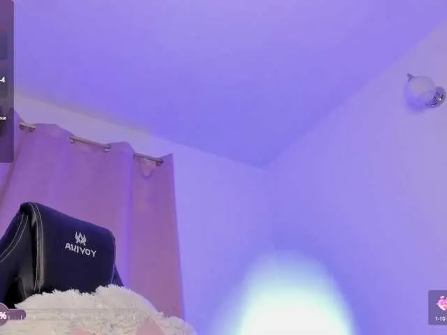 Live sex webcam photo for JessFortune #277369719