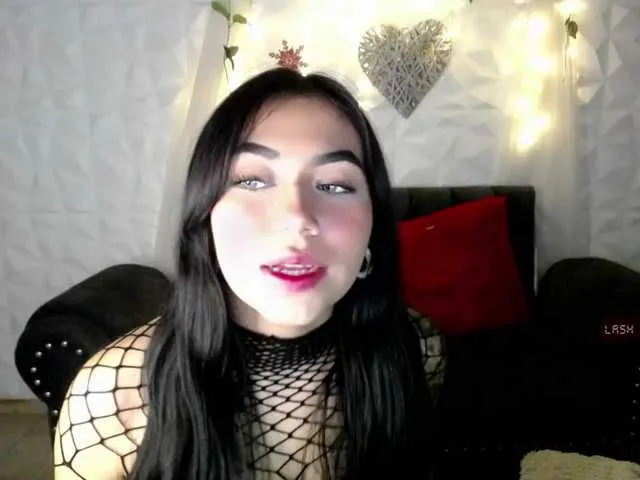 Live sex webcam photo for JessRoget #273535221