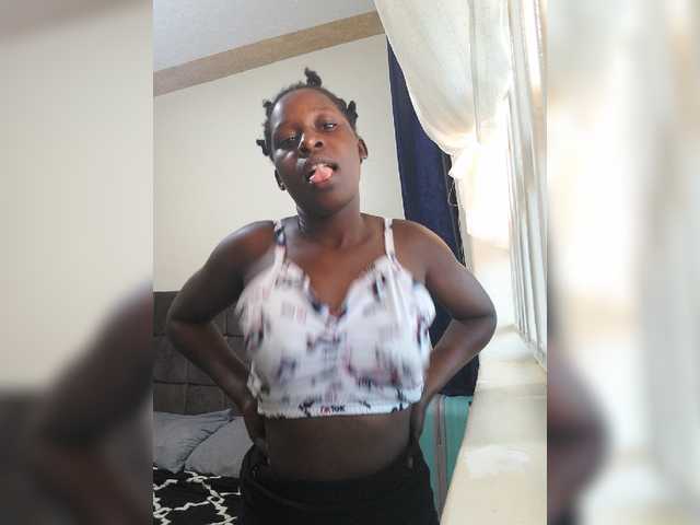 Live sex webcam photo for JessTamara #277554988