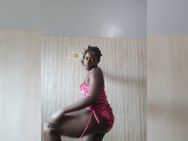 Live sex webcam photo for JessTamara #277569051