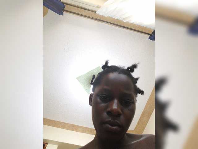 Live sex webcam photo for JessTamara #277575930