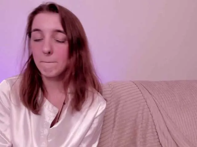 Live sex webcam photo for JessaLeo1 #279715786
