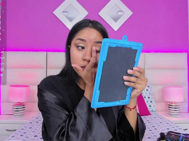 Live sex webcam photo for JesseFrank #275620098