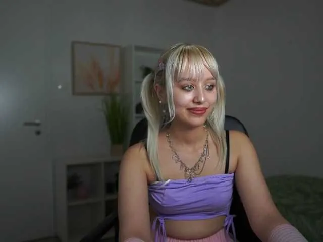 Live sex webcam photo for JesseJanee #277421228