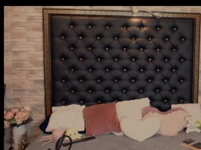Live sex webcam photo for Jessica-Belle #275931881