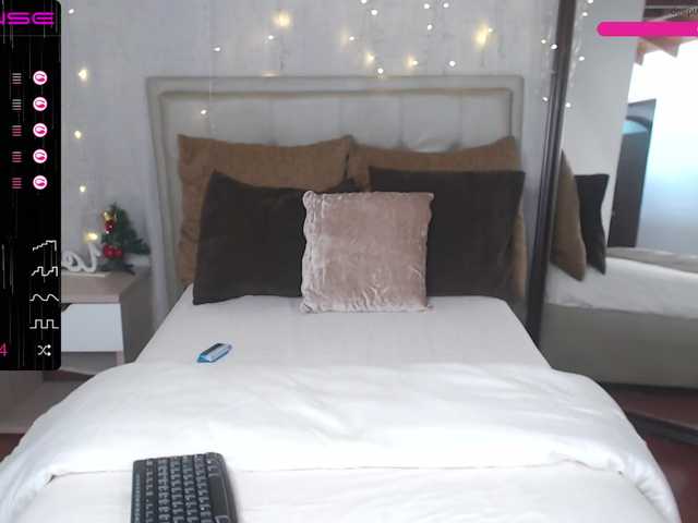 Live sex webcam photo for JessicaAlex #271723309