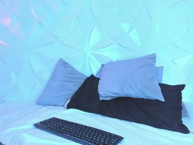 Live sex webcam photo for JessicaAngelx #272590540