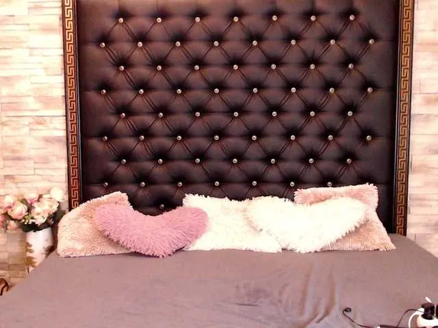Live sex webcam photo for JessicaBelle #273803138
