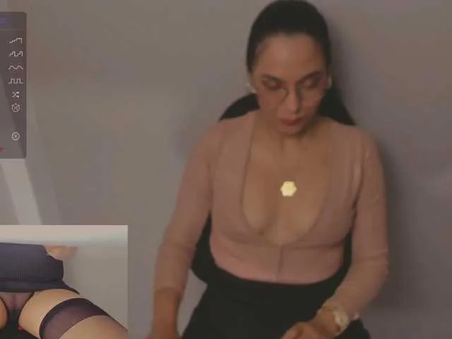 Live sex webcam photo for JessicaGray #276607584