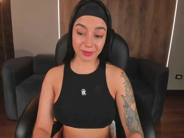 Live sex webcam photo for JessieDaniels #276883011
