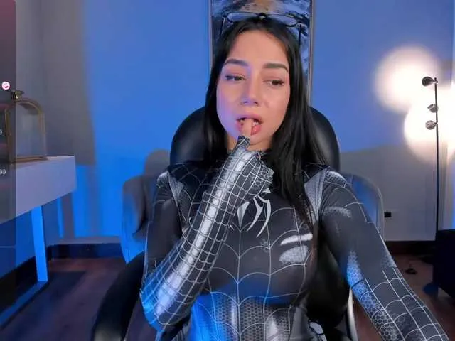Live sex webcam photo for JessieDaniels #276896023
