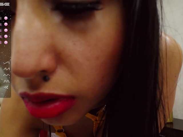 Live sex webcam photo for JessieHill #272233548