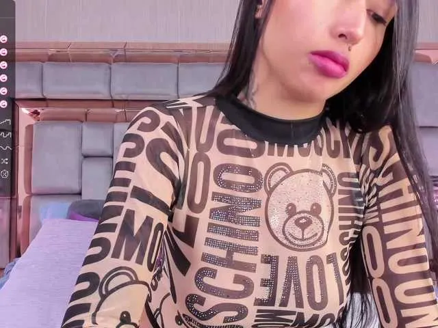 Live sex webcam photo for JessieHill #276597346