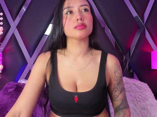 Live sex webcam photo for JessieHill #278214417