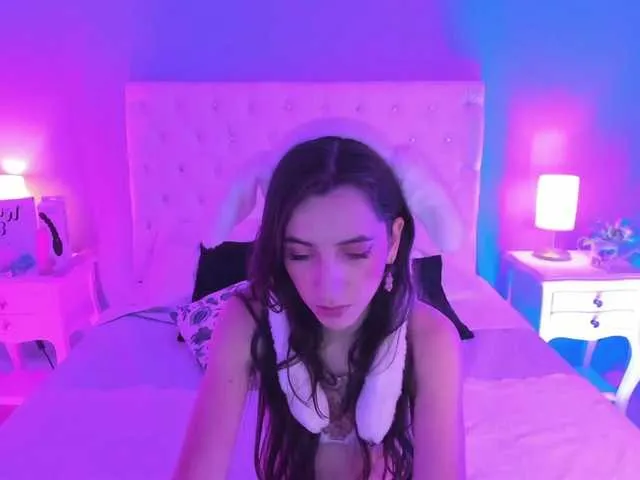 Live sex webcam photo for JessieLee1 #273099459