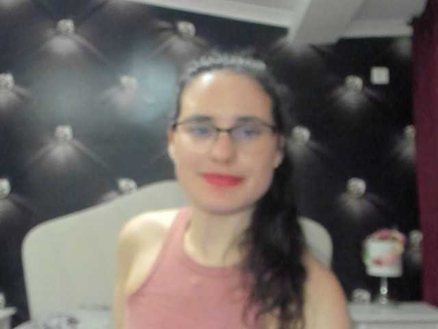 Live sex webcam photo for JessieMoony #277399981