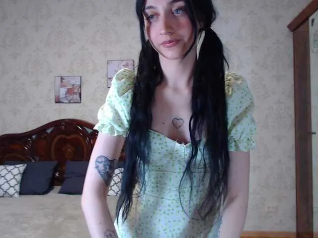 Live sex webcam photo for JessieSpice #277435777