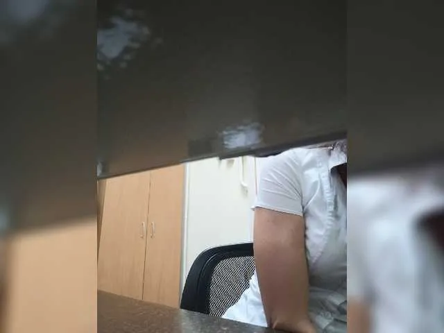 Live sex webcam photo for JessikaMur #271978823