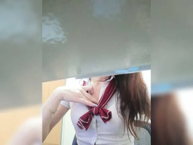 Live sex webcam photo for JessikaMur #273030844