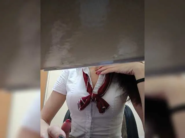 Live sex webcam photo for JessikaMur #273642834