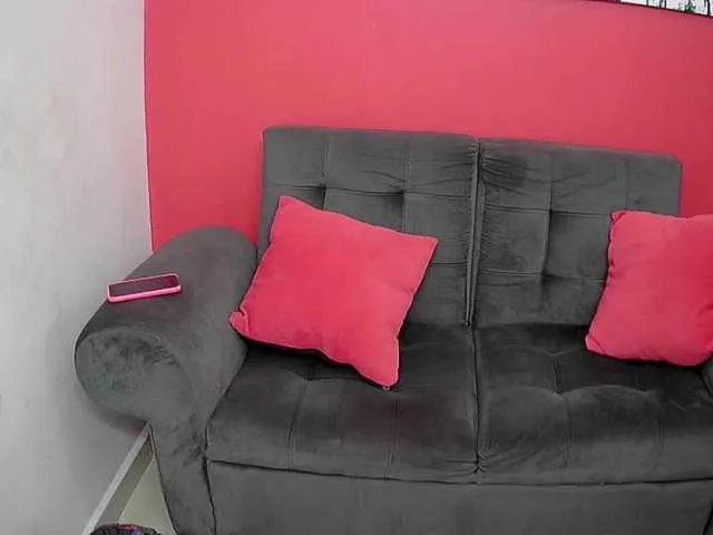 Live sex webcam photo for Jessy-Miranda #273912545