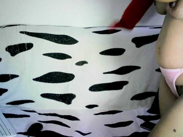 Live sex webcam photo for JessyRc1 #273580420