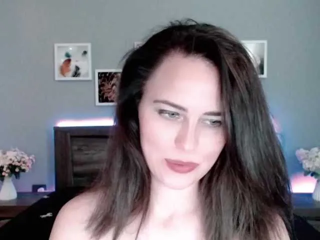 Live sex webcam photo for JessyRoss #276278740
