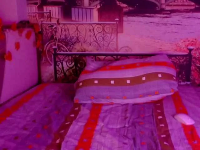 Live sex webcam photo for JessyRoss #276691213