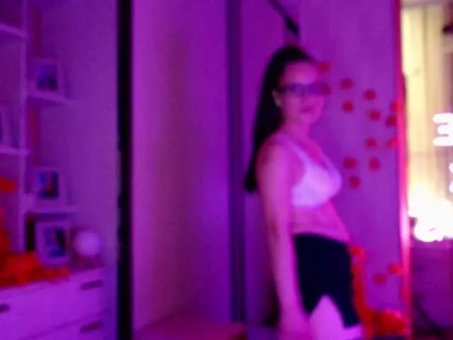 Live sex webcam photo for JessyRoss #276708166