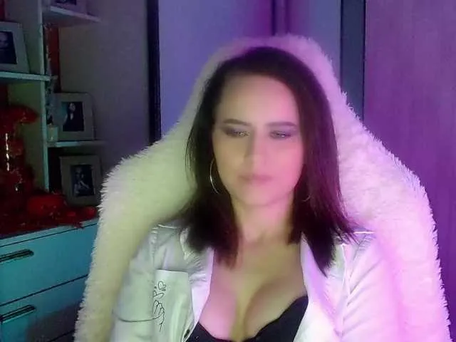 Live sex webcam photo for JessyRoss #276772597