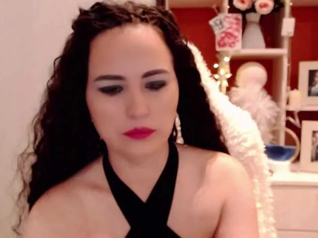 Live sex webcam photo for JessyRoss #277254195